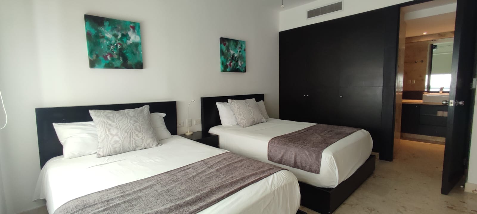 3 bedroom Las Flores Rentals La Brisa 13-min