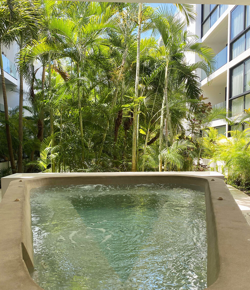 NEW Anah jacuzzi main floor (2)