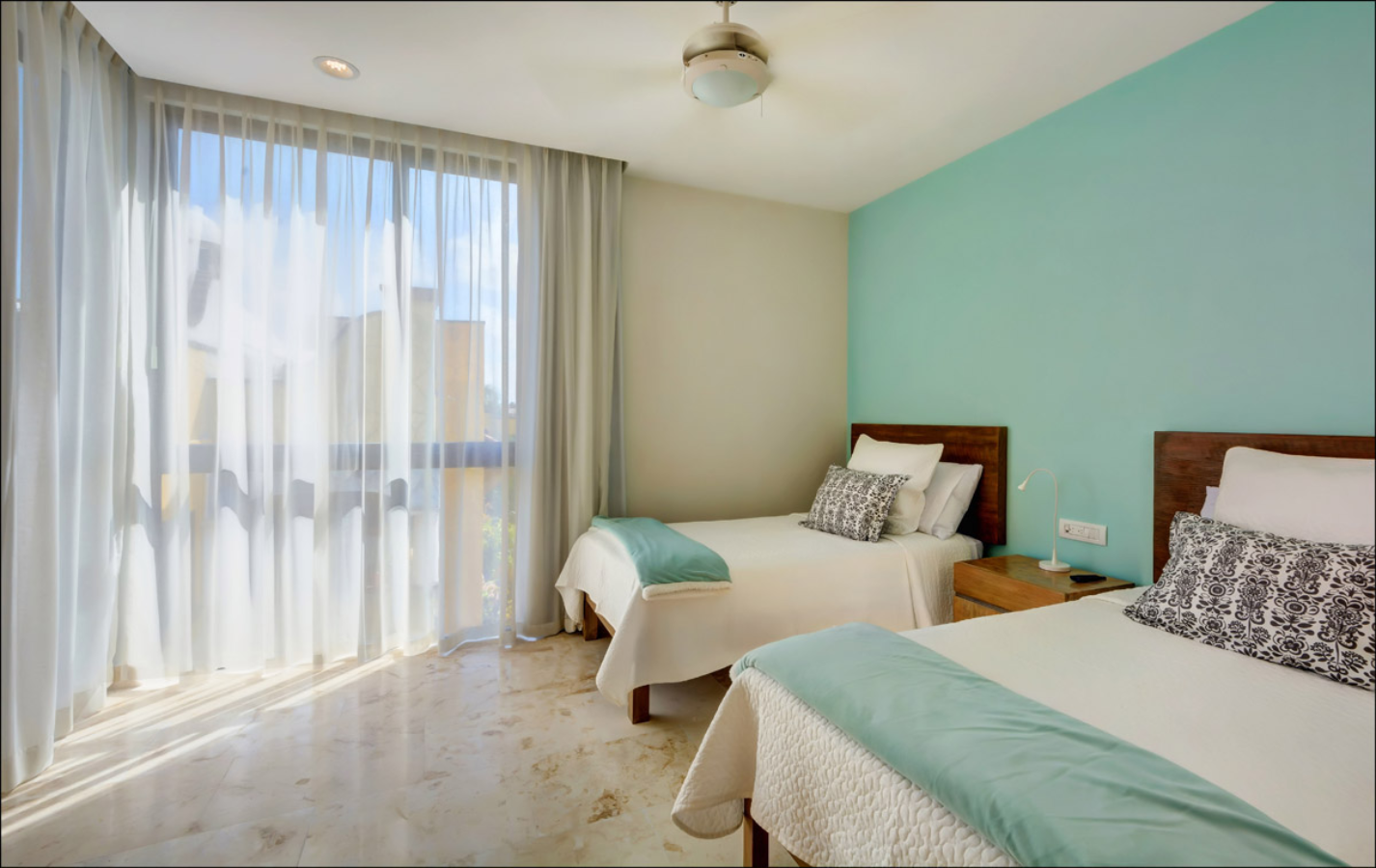 Vacation Rental central playa anah Suites 307n room2